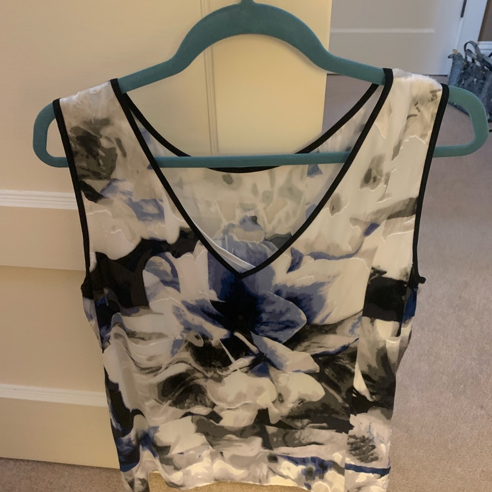 WHBM shell beautifully detailed with pattern of flowers